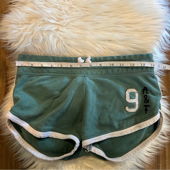 Abercrombie & Fitch Green Short Shorts Lounge Size small - Picture 2 of 5